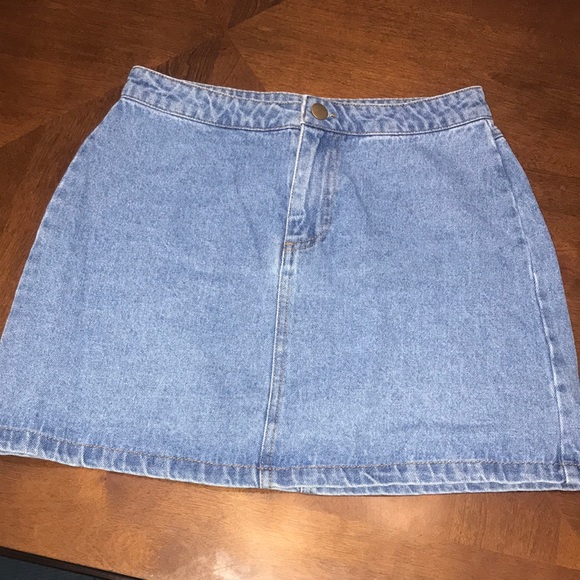 Forever 21 denim skirt. Size small. - Picture 2 of 3